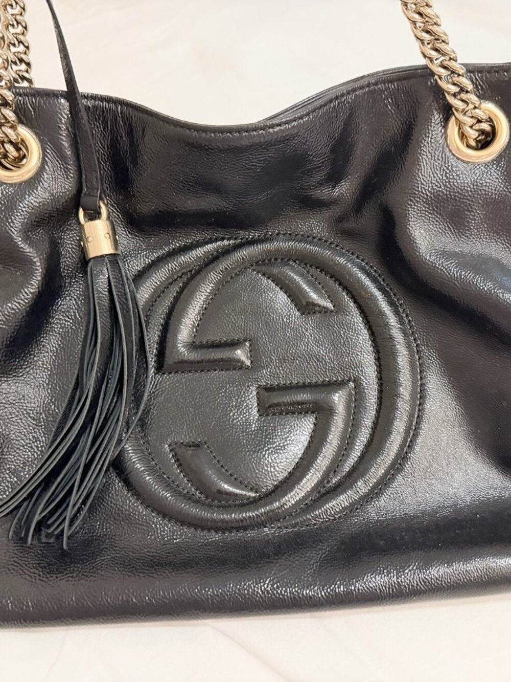 Gucci Soho Chain Tote Black Glazed Leather Interlocking GG Tassel Gold Chain